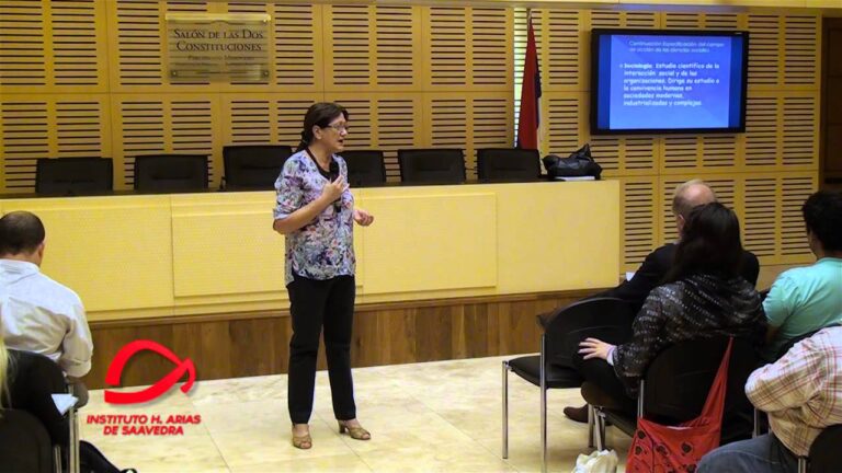 Innovando la Ense&ntilde;anza: Introducci&oacute;n a las Ciencias Sociales en el Aula